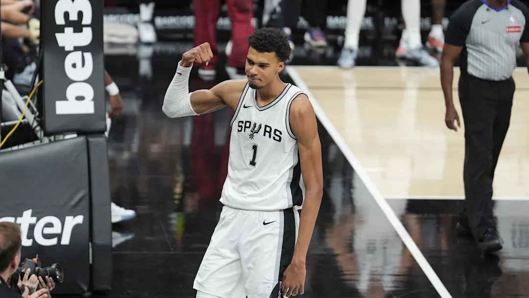 Wembanyama e Sochan brilham e garantem vitória dos Spurs sobre os Rockets por 109-106