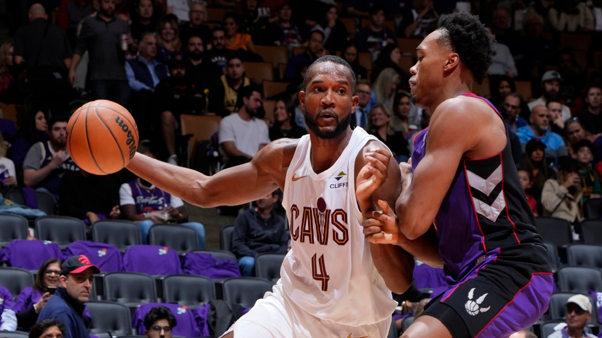 Cavaliers Impõem Vitória Aplausível na Abertura da Temporada Contra os Raptors